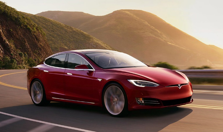 A história da Tesla, a empresa que revolucionou o transporte
