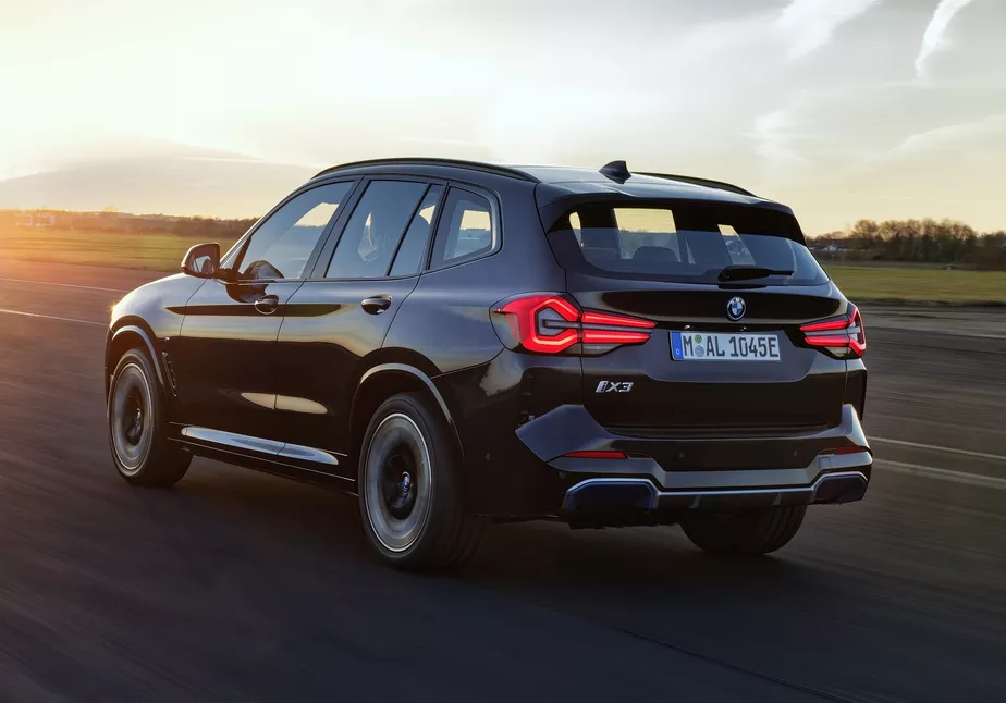 BMW iX3 chega importado da China com 460 km de autonomia e preço perto dos R$ 500 mil