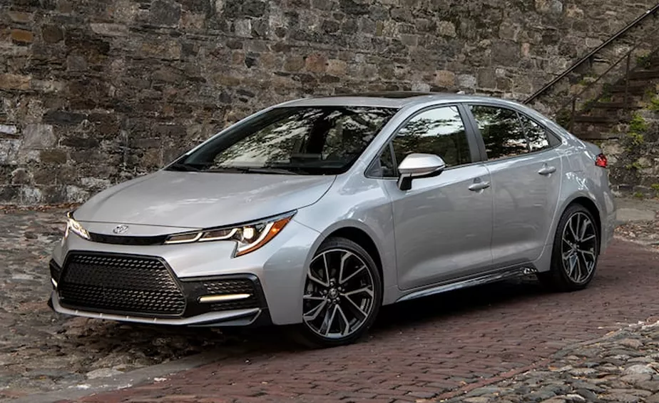 Toyota Corolla sedã também terá versão esportiva de 304 cv, diz site