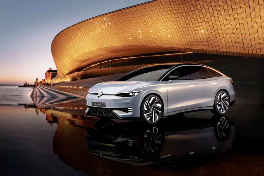Volkswagen ID.Aero é carro conceito que antecipa primeiro sedã elétrico global da marca