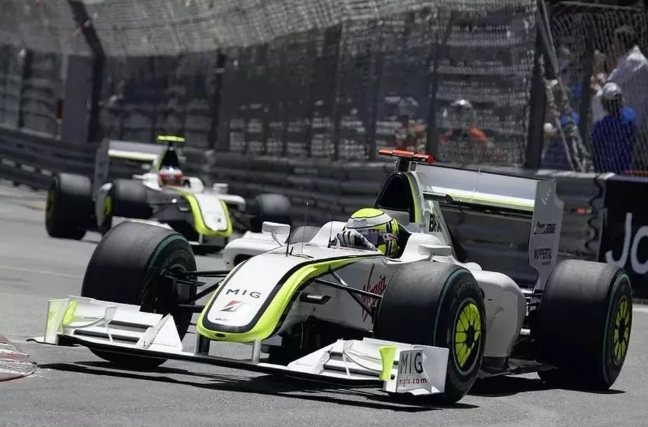 Equipe de Fórmula 1 que quase deu título a Rubens Barrichello terá história contada pela Disney