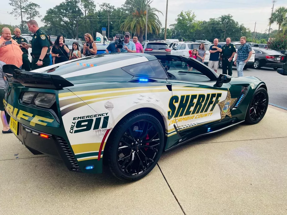 Corvette de 650 cv que pertencia a suspeito de tráfico de drogas agora é viatura policial
