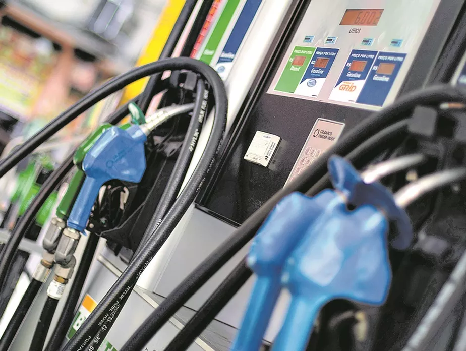 Terceira redução consecutiva no preço médio da gasolina pela Petrobras