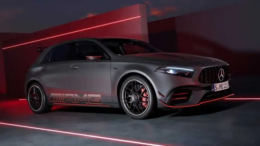 Apostando na eletrificação, Mercedes-Benz Classe A atualiza seu design e chega no Brasil em 2023