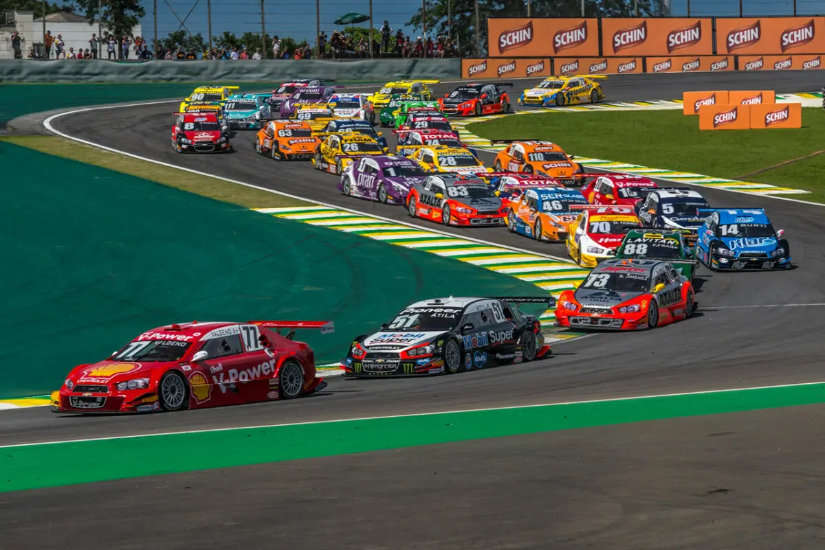 Auto Peças Macedo realiza sorteio para curtir etapa da Stock Car