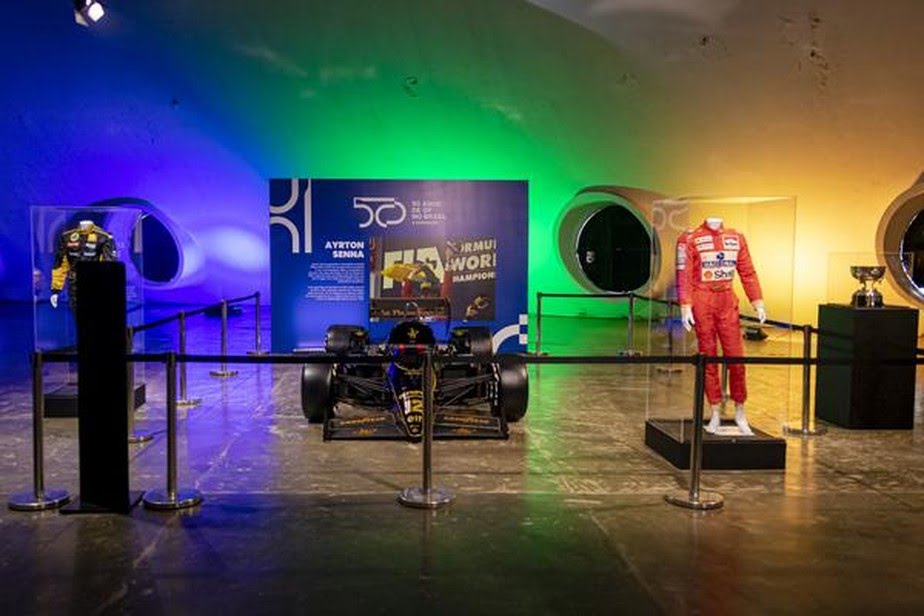 Fórmula 1 faz exposição de itens históricos para celebrar 50 anos do GP do Brasil
