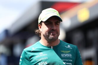 Alonso confirma permanência na Aston Martin e afasta rumores