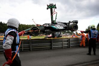 Análise do Assoalho da Mercedes Após Abandono de Russell no GP da Bélgica