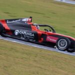 Bernardo Gentil mantém liderança na Fórmula 4 Brasil após Velocitta