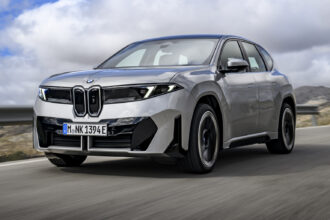 BMW iX3 chega ao Brasil com 570 km de autonomia; pré-venda a R$582.950