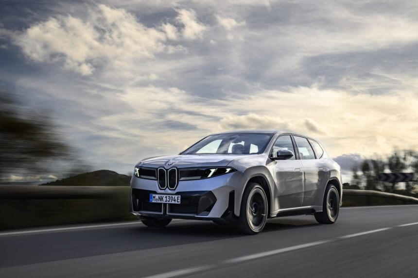 BMW iX3 chega ao Brasil e bate recorde de autonomia: 570 km