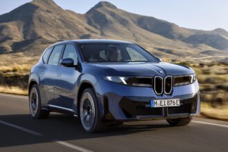 BMW iX3 será o carro elétrico com maior autonomia no Brasil, alcançando 570 km