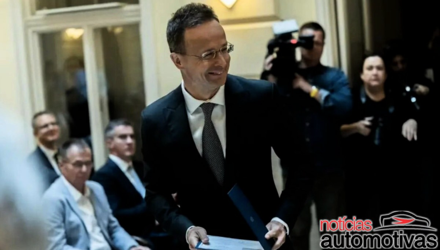 BYD contrata ex-ministro húngaro para expandir presença na Europa com nova fábrica