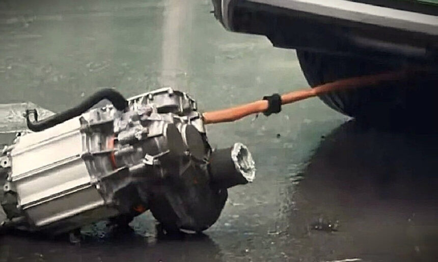 BYD se pronuncia sobre incidente com motor elétrico do Tang em enchente na China