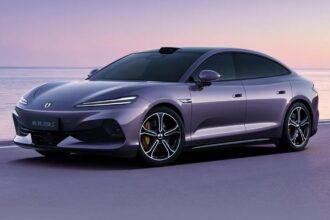 Denza apresenta sedã elétrico Z9S com impressionantes 1.194 cv e tração integral