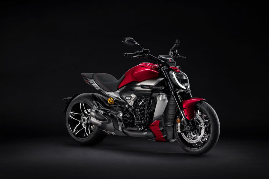 Ducati XDiavel V4 é lançada no Brasil com motor inspirado na MotoGP