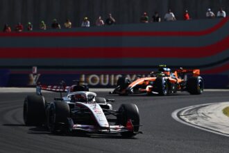 Falha técnica no GP da Hungria deixa pilotos sem sinalização azul