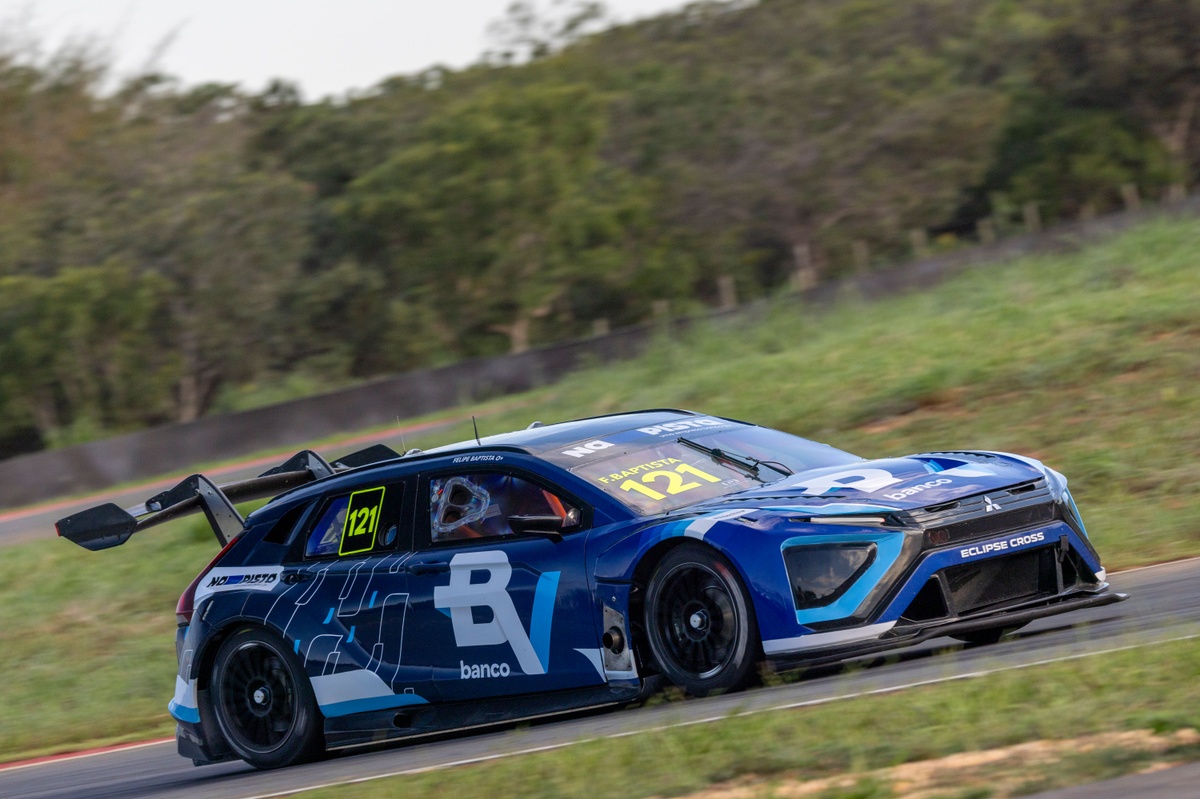 Felipe Baptista vence corrida principal da Stock Car no Velocitta