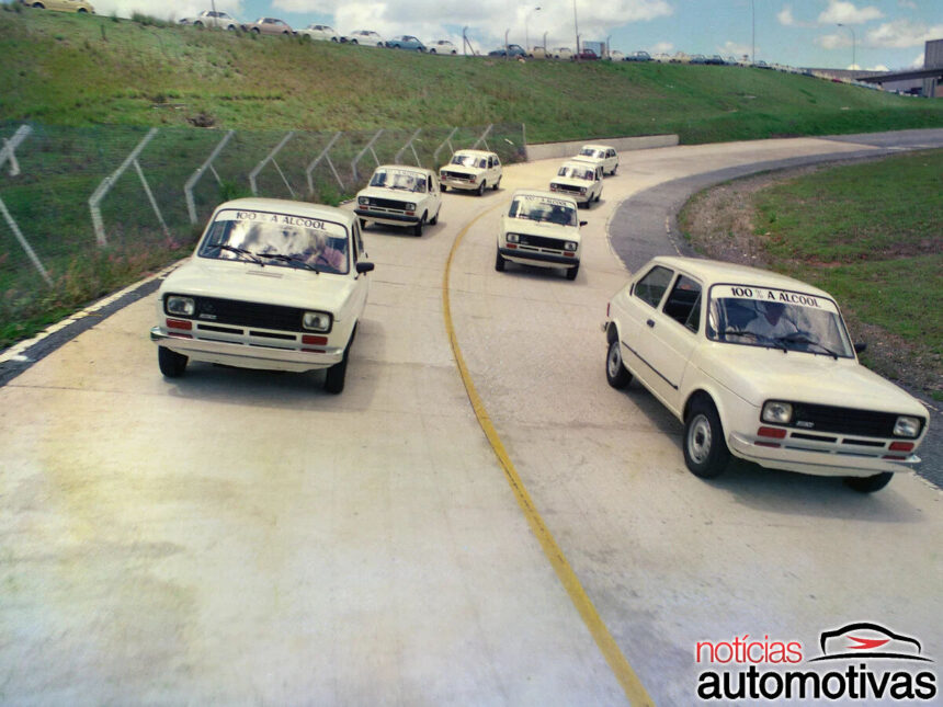 Fiat 147 celebra 50 anos e transformou os carros a álcool