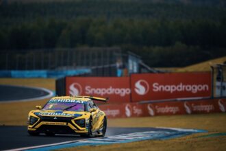 Fraga crava 1m41s324 e domina 2º treino livre da Stock Car