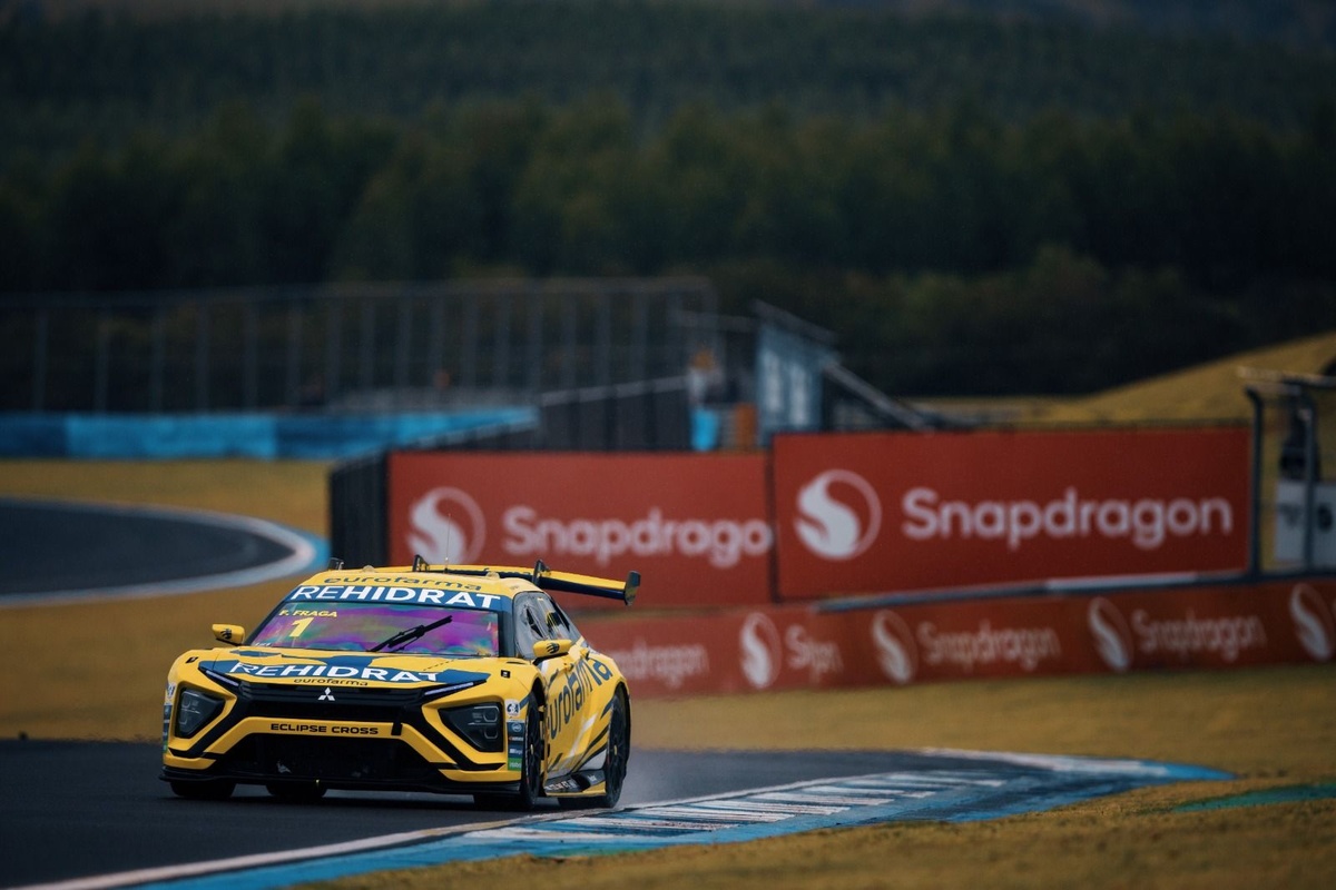 Fraga crava 1m41s324 e domina 2º treino livre da Stock Car
