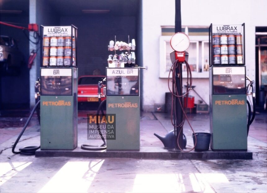 Gasolina azul: como o combustível dos anos 70 virou símbolo de potência