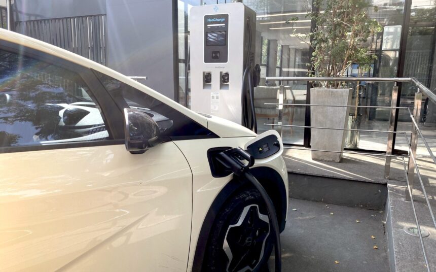 Instale eletropostos em condomínios sem custos ao condomínio