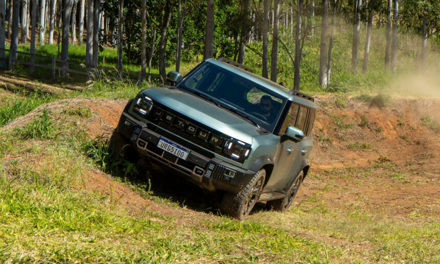 Jetour T2 XWD chega ao Brasil com SUV 4x4 híbrido e quatro motores
