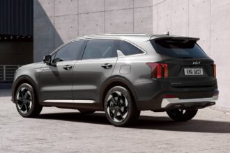 Kia corta preço do Sorento em R$ 55 mil; SUV agora sai por R$344.990