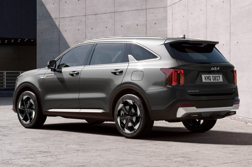 Kia corta preço do Sorento em R$ 55 mil; SUV agora sai por R$344.990