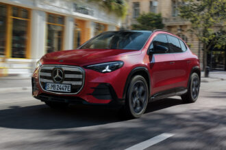Mercedes estreia novo GLA elétrico com visual rebaixado e entre-eixos maior