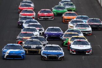 NASCAR Em Indianápolis: Transmissão e Horários das Corridas Neste Final de Semana