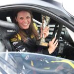 Nathalie McGloin desafia limites e disputa corridas de Porsche entre homens