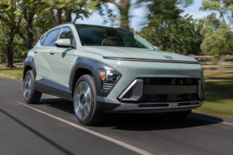 Novo Hyundai Kona surge alto e com design inspirado na Ioniq