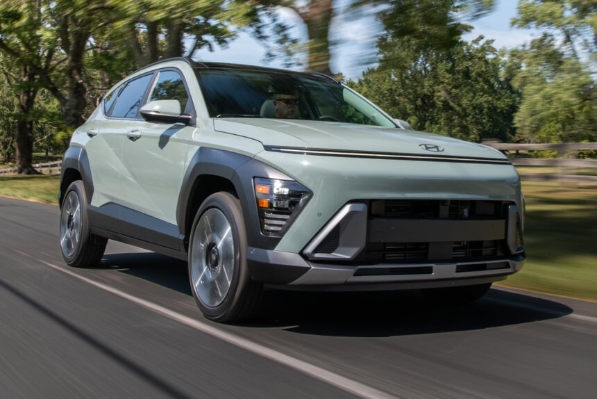 Novo Hyundai Kona surge alto e com design inspirado na Ioniq