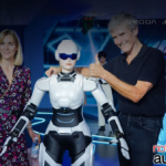 Omoda & Jaecoo trazem robô humanoide e vendem Omoda 5 e Jaecoo 7 no Interlagos