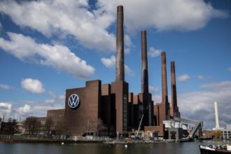 Queda nos lucros da Volkswagen levanta debate sobre futuro da montadora