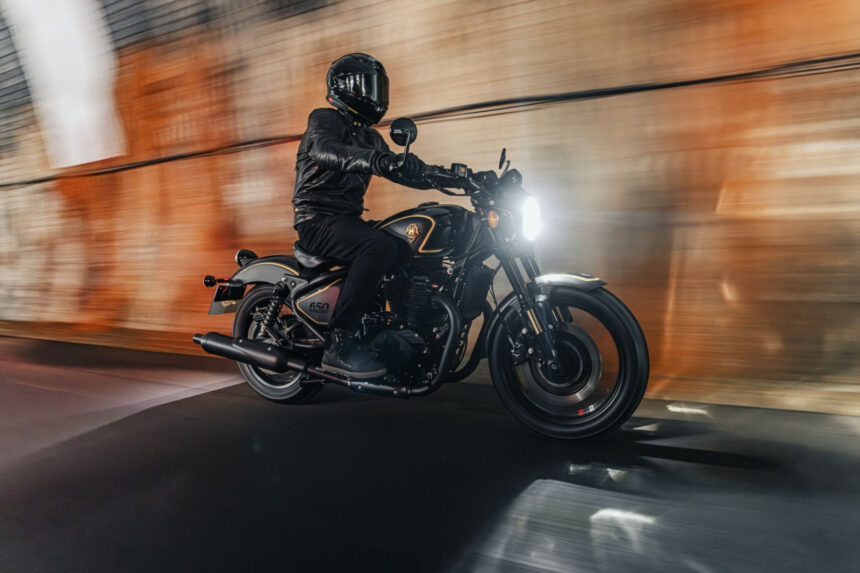 Royal Enfield reduz primeira revisão para 1.000 km e corta preços até 34%