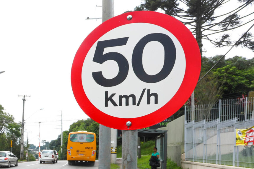 Saiba por que o limite mínimo de velocidade salva vidas nas rodovias