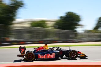 Slater vence em Hungaroring e assume liderança do Mundial de F3