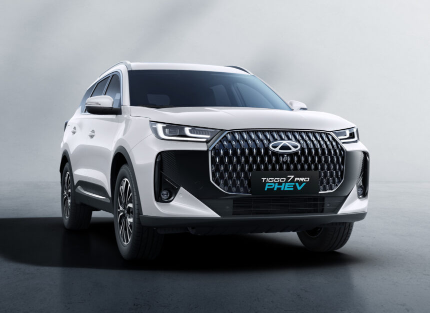 Tiggo 7 PHEV recebe corte de R$ 10.000 e passa a custar R$ 209.990