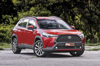 Toyota Corolla Cross entrega até 18,3 km/l e porta-malas de 440 L