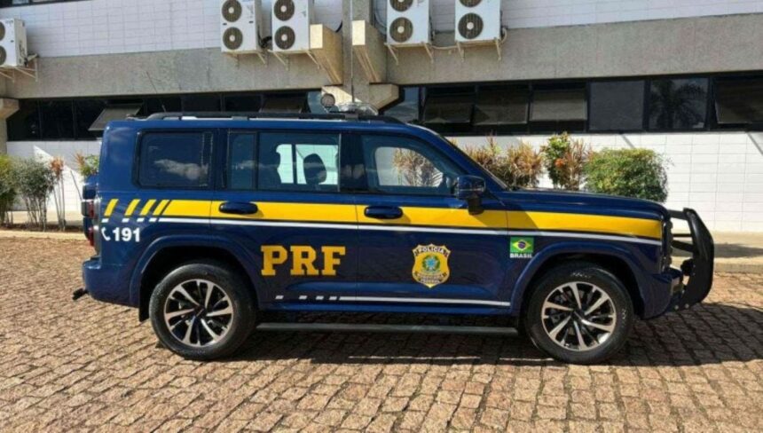 Viaturas policiais recebem foco em ergonomia e funcionalidade para segurança