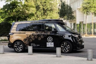 Volkswagen estreia ID. Buzz autônomo em Hamburgo com viagens gratuitas e lista de espera