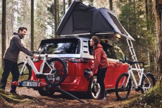 Volkswagen lança bicicletas elétricas com tecnologia avançada e design inspirado no Golf GTi