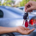 App chinês envia motorista para dirigir seu carro após bebida
