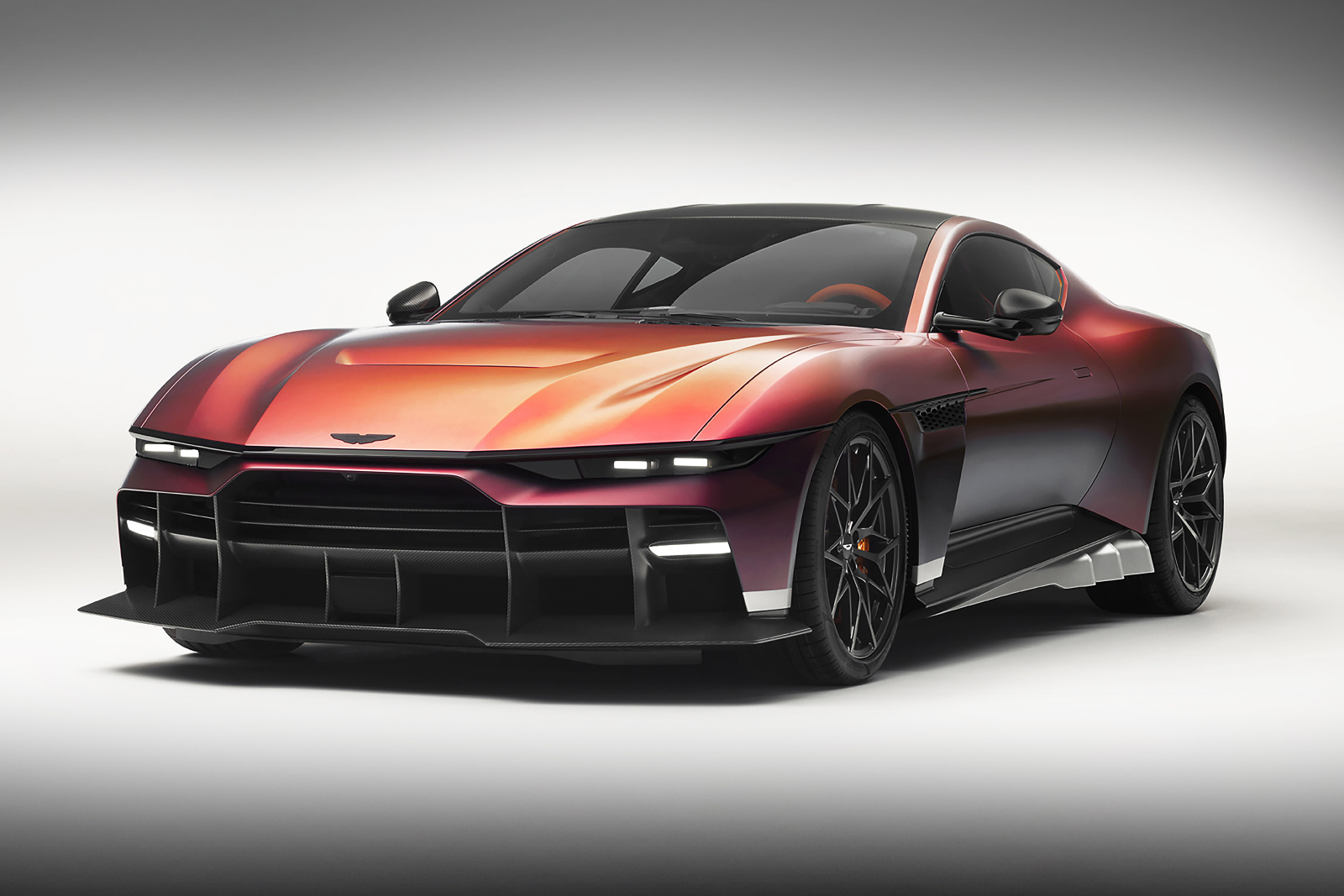 Aston Martin revela Valen: V12 dianteiro mais potente do mundo