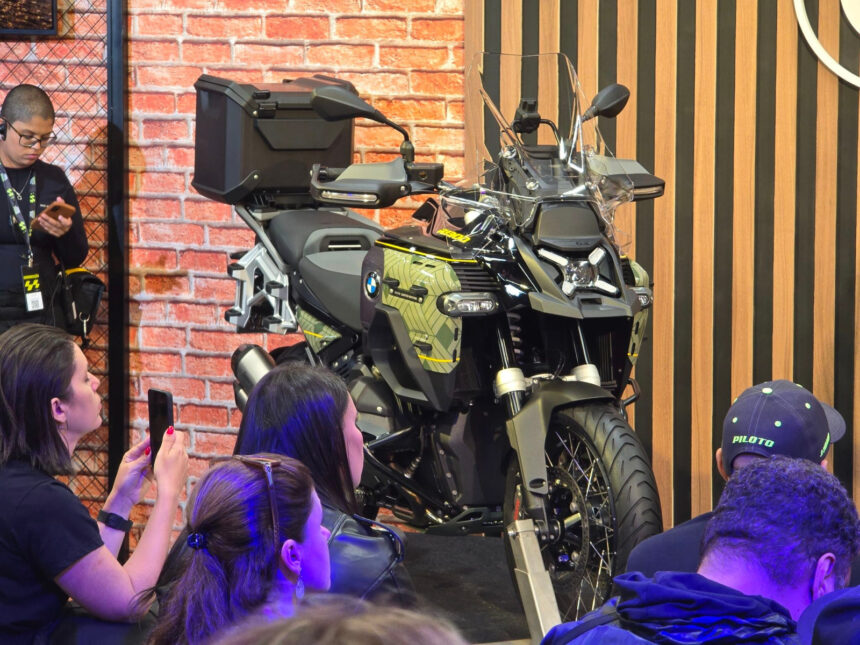 BMW lança R 1300 GS Adventure limitada e celebra 10 anos em Manaus