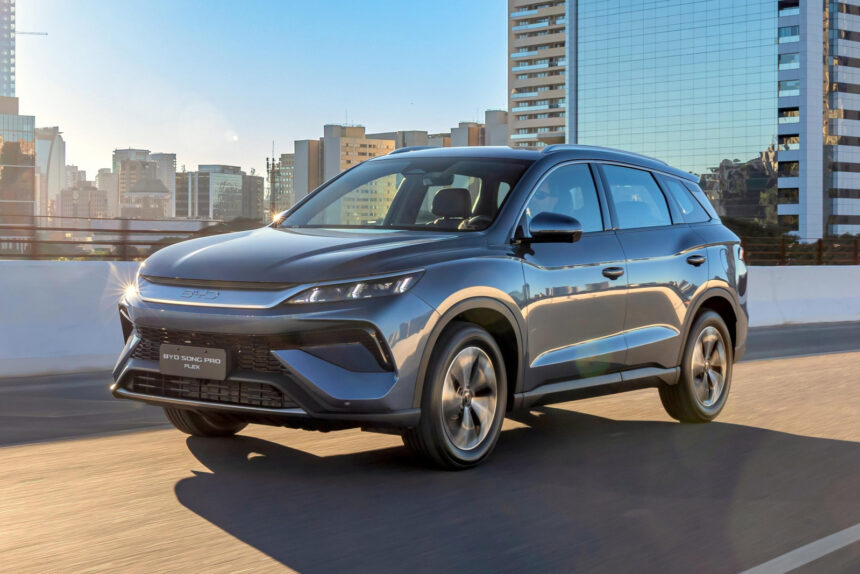 BYD Song Pro Flex 2027 chega com híbrido flex e nova suspensão por R$176.990