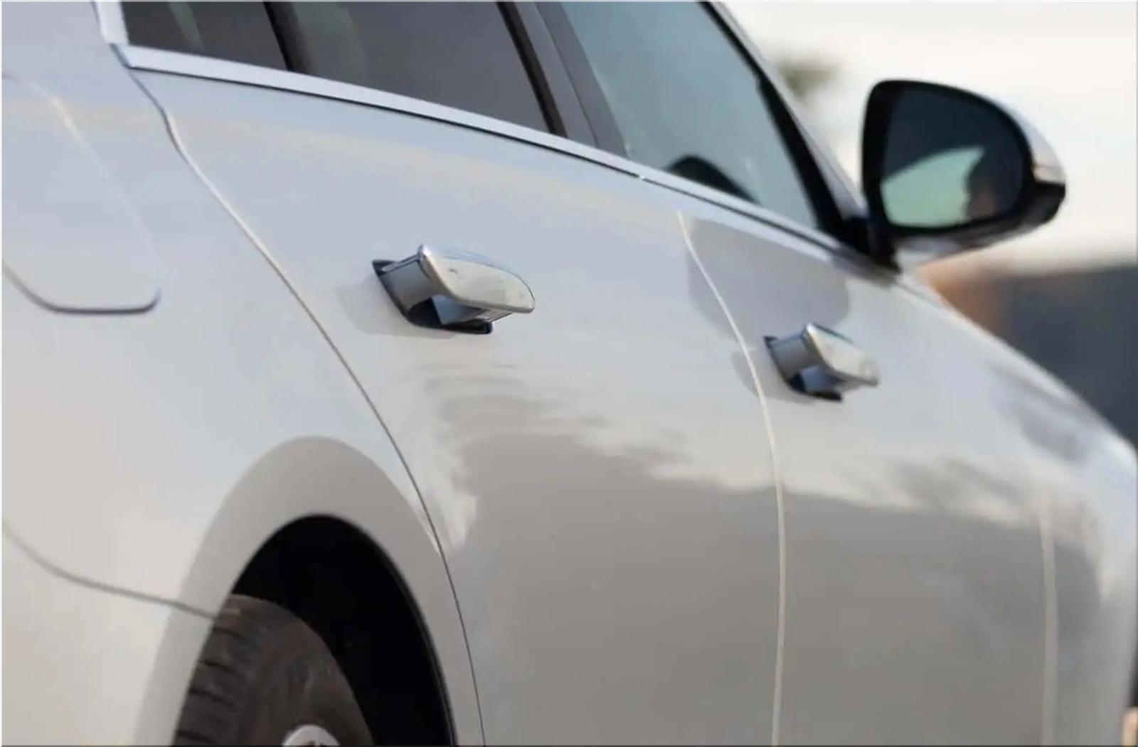 China convoca 4,3 milhões de elétricos em recall por maçanetas que travam